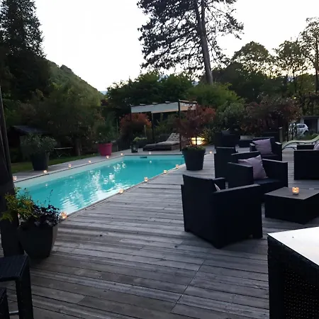 Le Chateau Des Arenes Bed & Breakfast